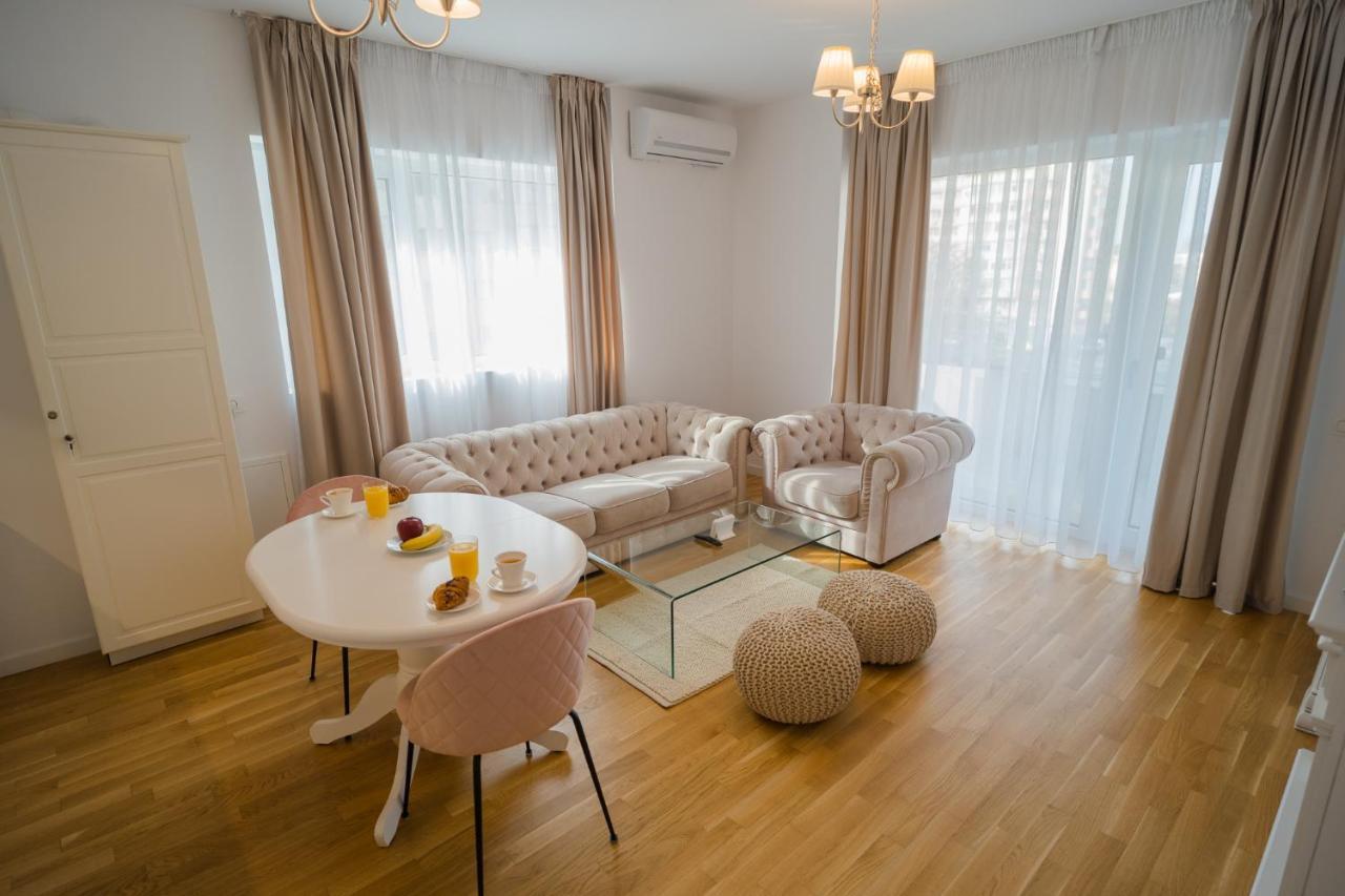 Central Apartments With City View & Large Balcony Bucharest Exterior photo